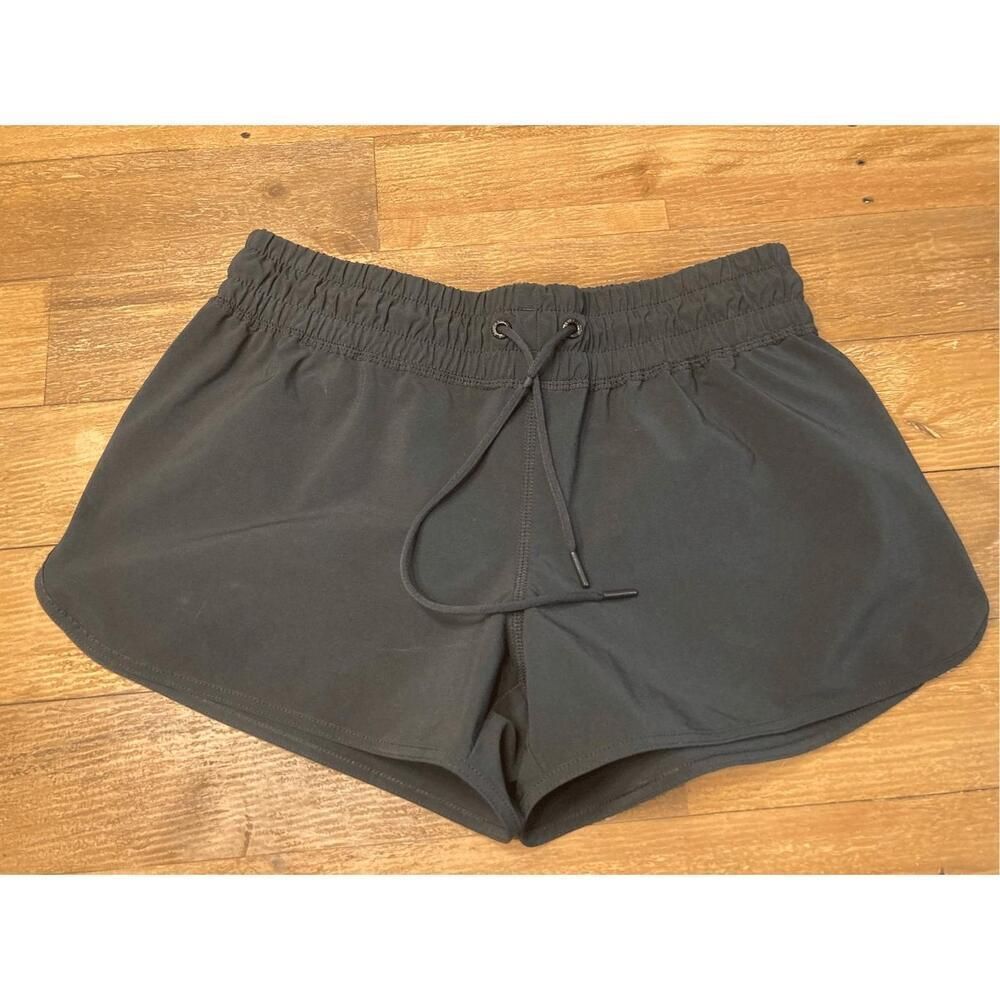Lands End Sport size 6 womens black active wear athletic shorts